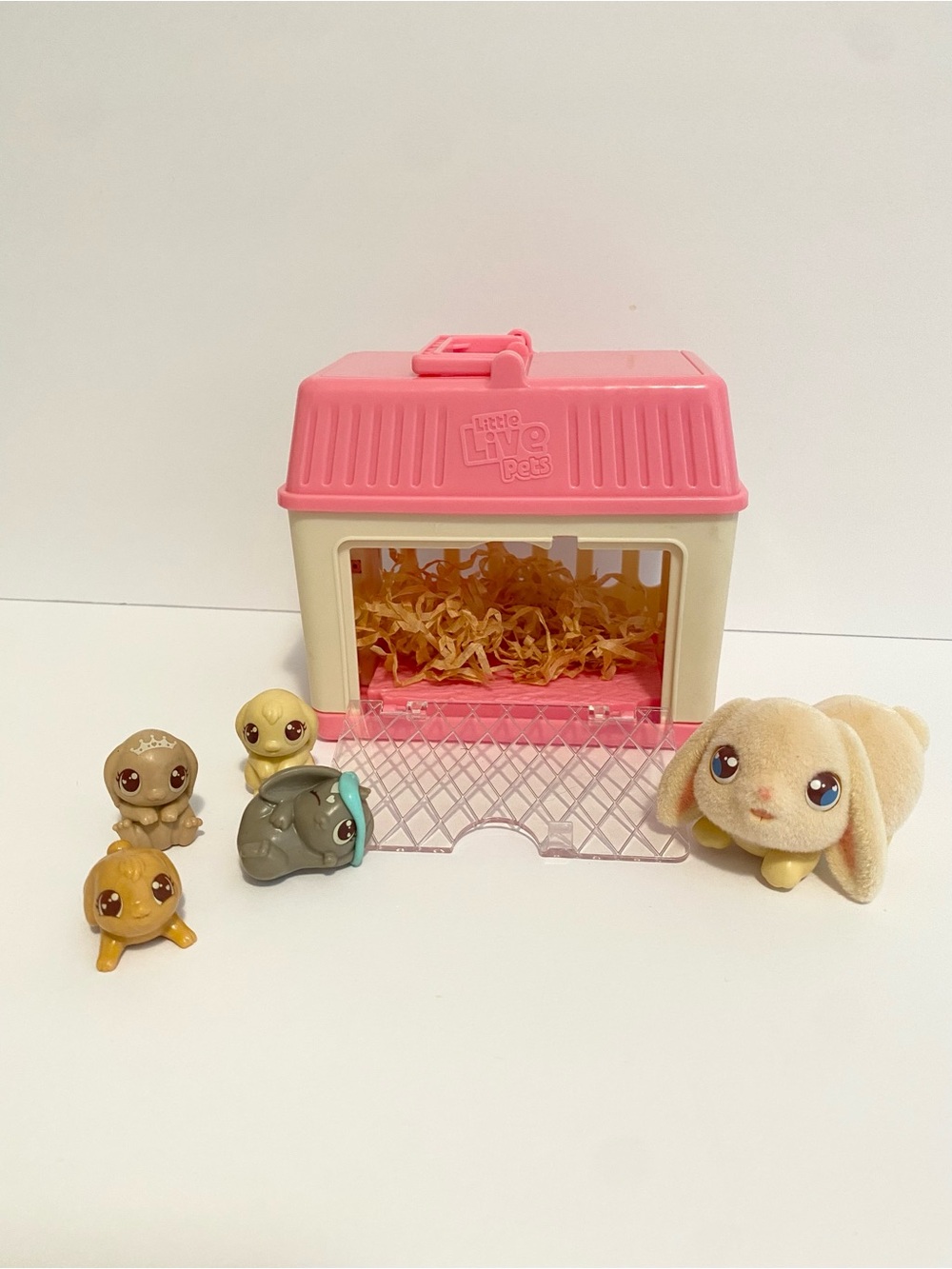 Little Live Pets Mama Surprise Lil Bunny Minis Pet Figures Hutch Babies Moose